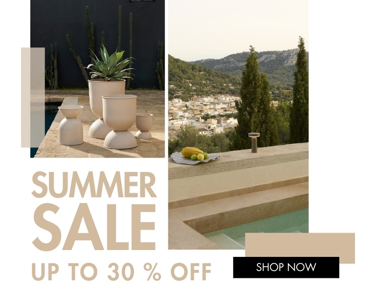 Flower pots place on the pool edge